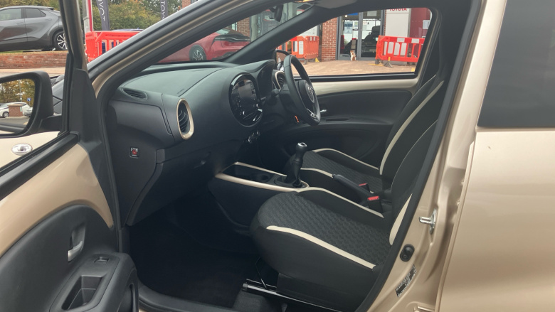 Toyota Aygo X 1.0 VVT-i Edge 5dr Petrol Hatchback